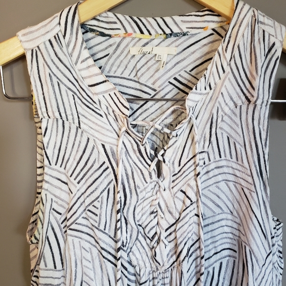 Anthropologie sleeveless shirt - Picture 3 of 4